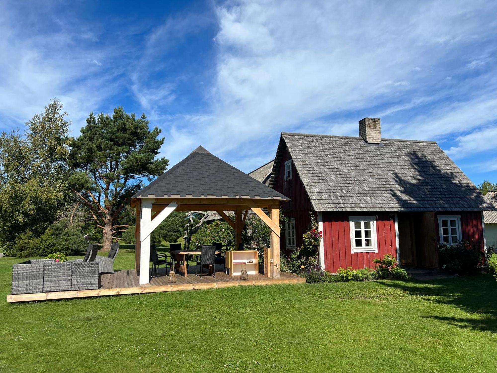 Hotel Suurekivi Kuelalistemaja Reigi Exteriér fotografie