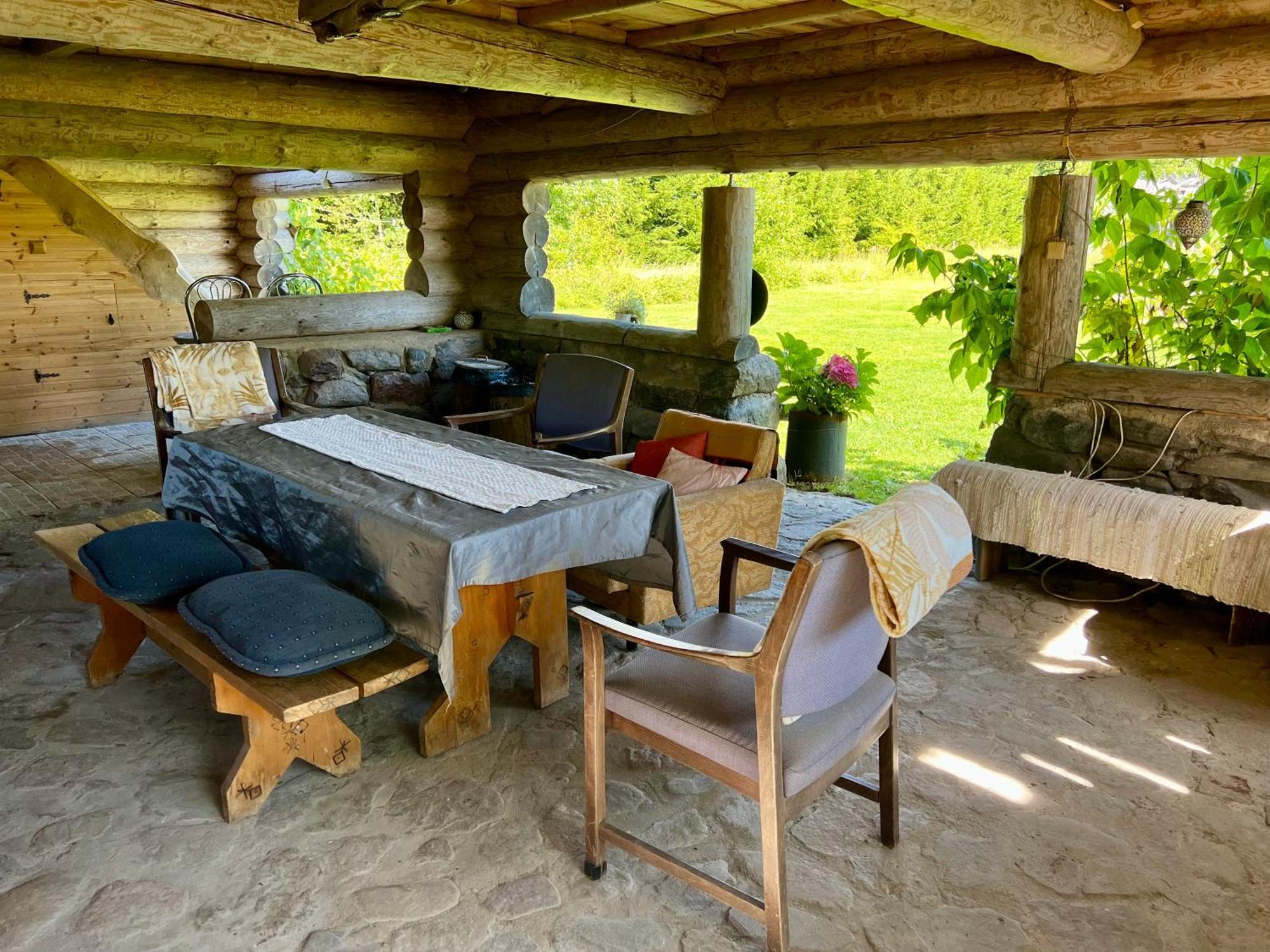 Hotel Suurekivi Kuelalistemaja Reigi Exteriér fotografie
