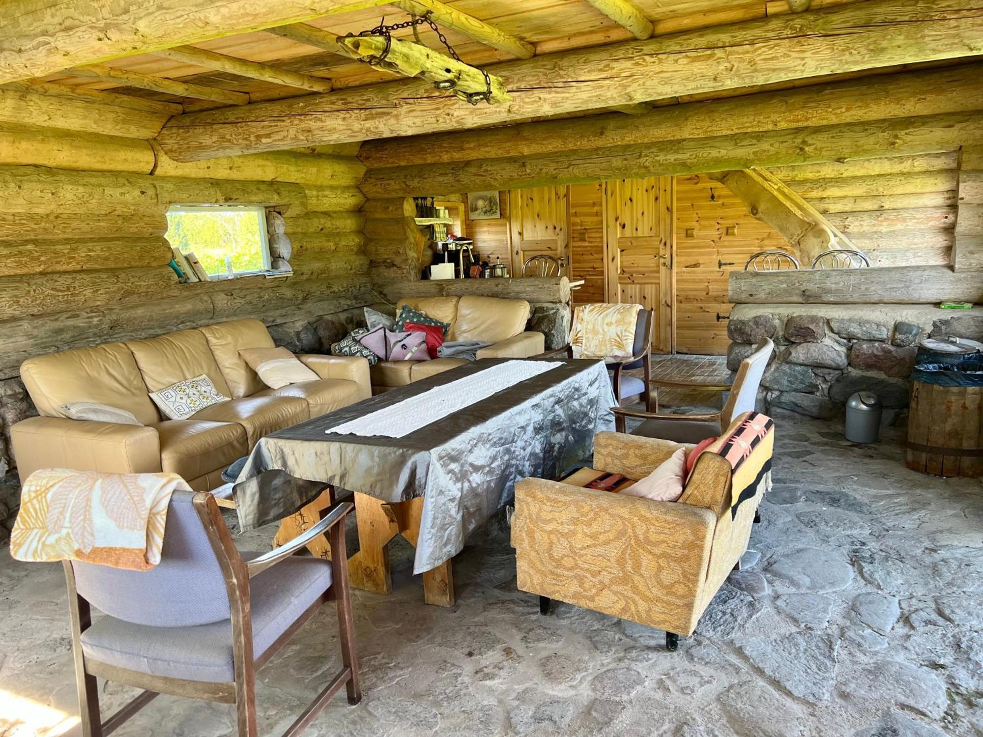 Hotel Suurekivi Kuelalistemaja Reigi Exteriér fotografie